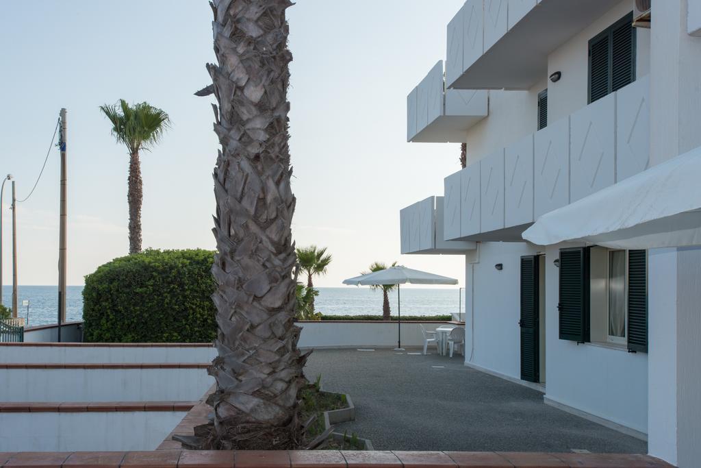 Blu Side Hotel & Residence Torre San Giovanni Ugento Esterno foto