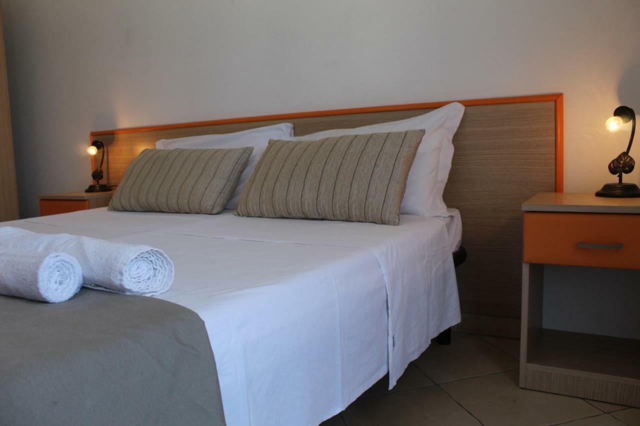 Blu Side Hotel & Residence Torre San Giovanni Ugento Esterno foto